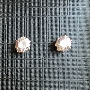 💎Small Silver Cubic Zirconia Studs💎